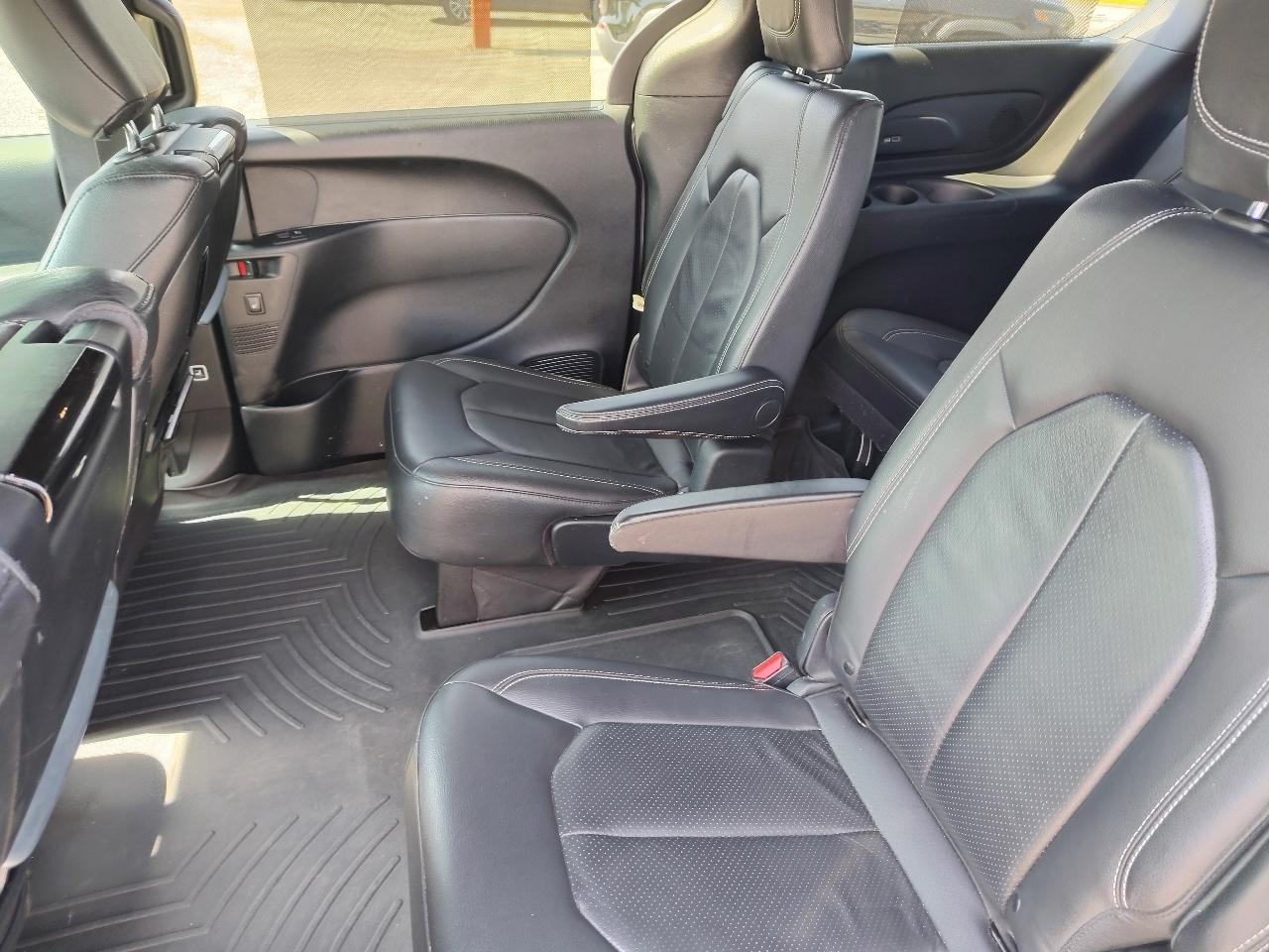 Chrysler Pacifica Touring-L Plus 2020