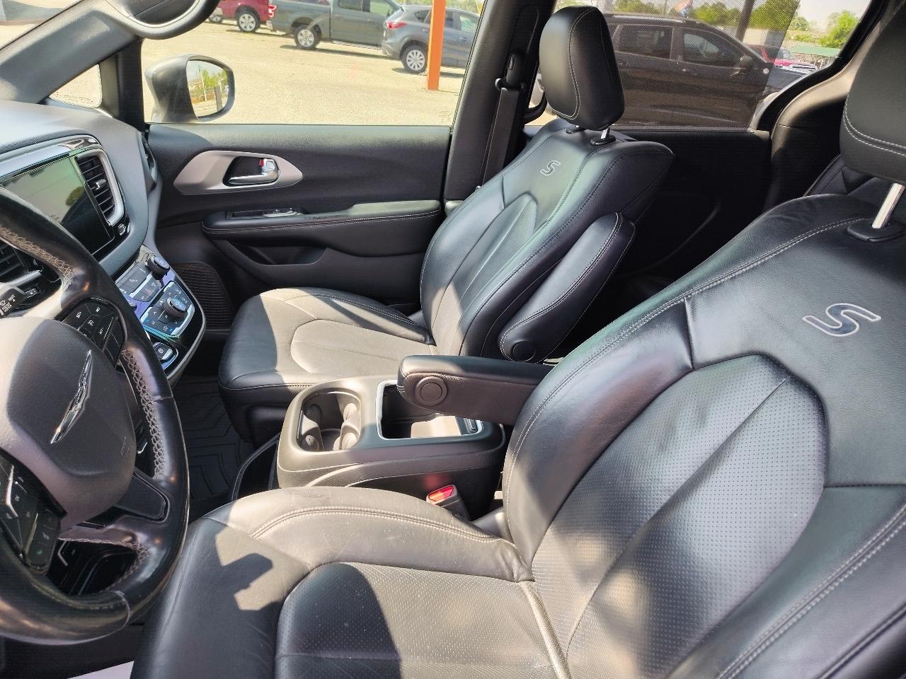 Chrysler Pacifica Touring-L Plus 2020