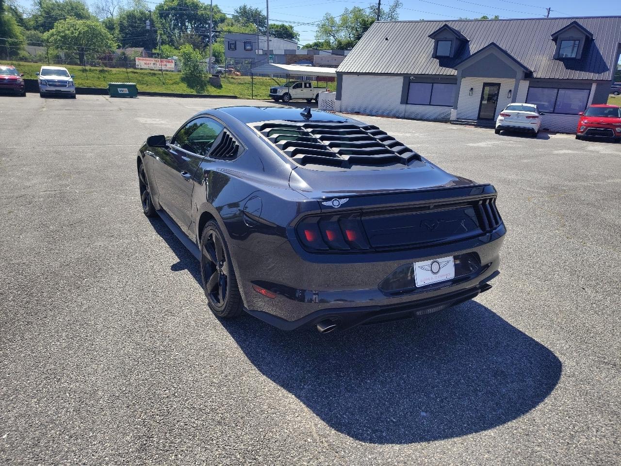 Ford Mustang EcoBoost Coupe 2022