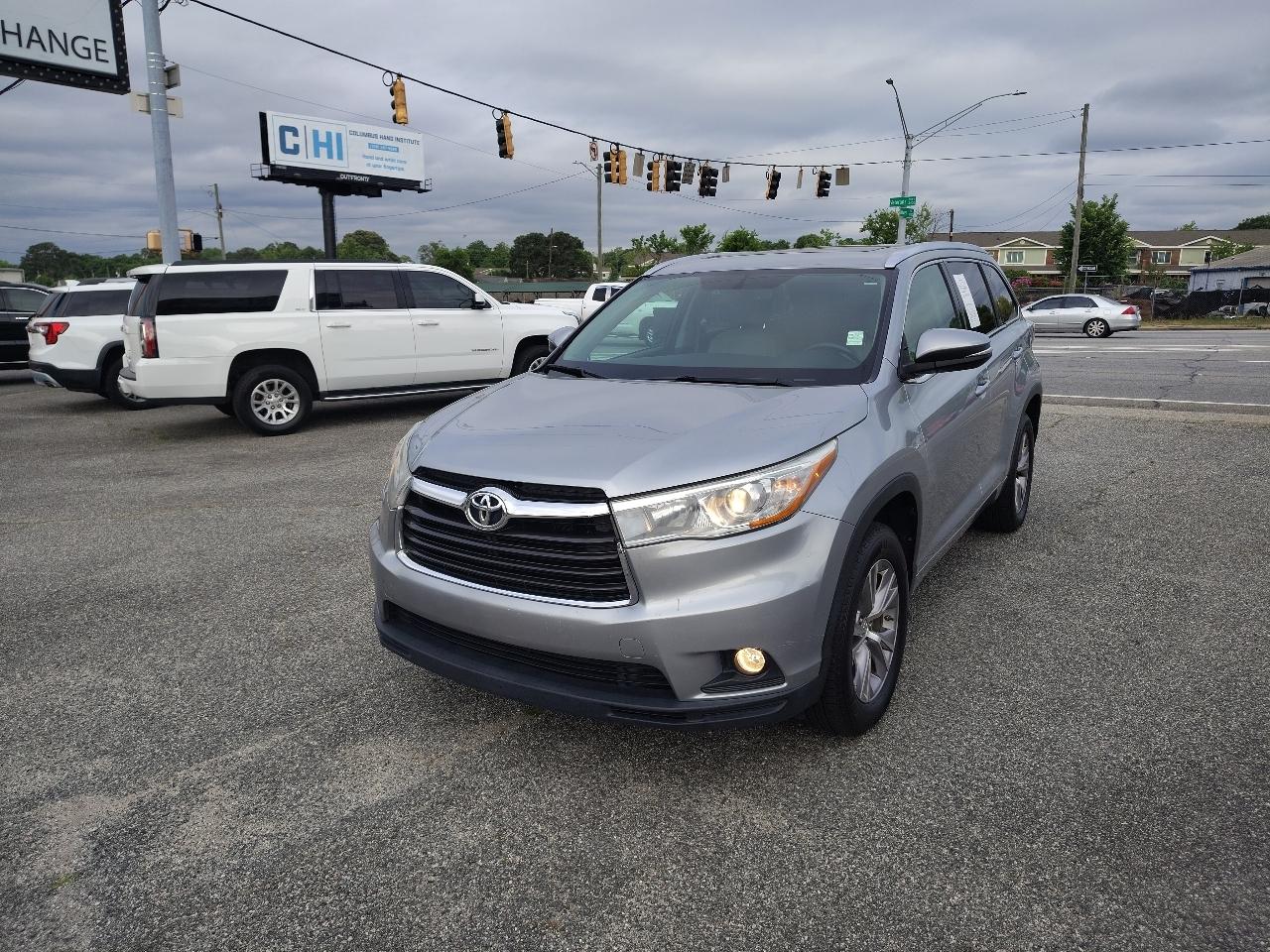 Toyota Highlander XLE FWD V6 2015