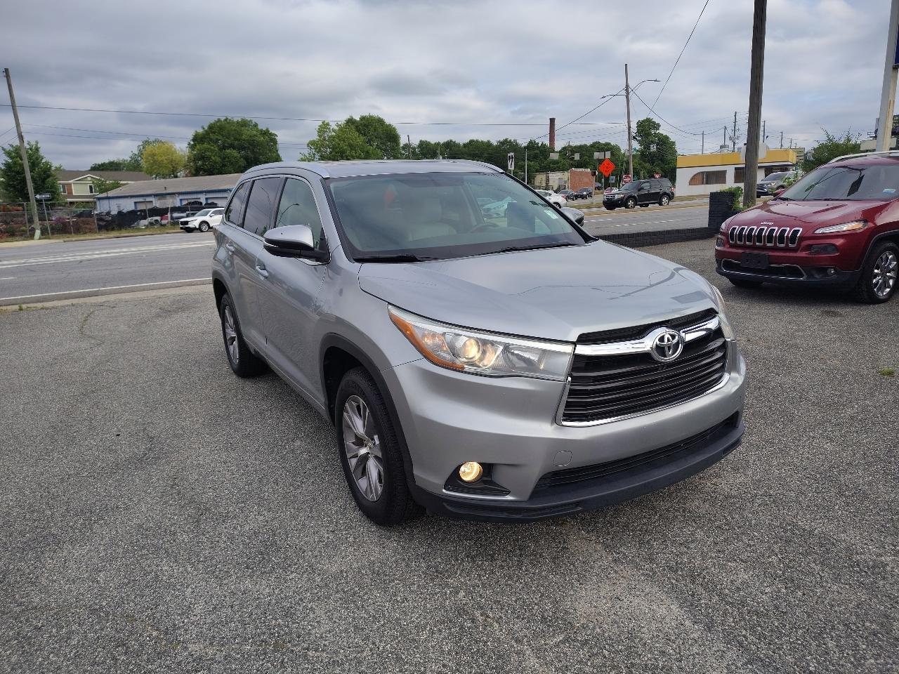 Toyota Highlander XLE FWD V6 2015