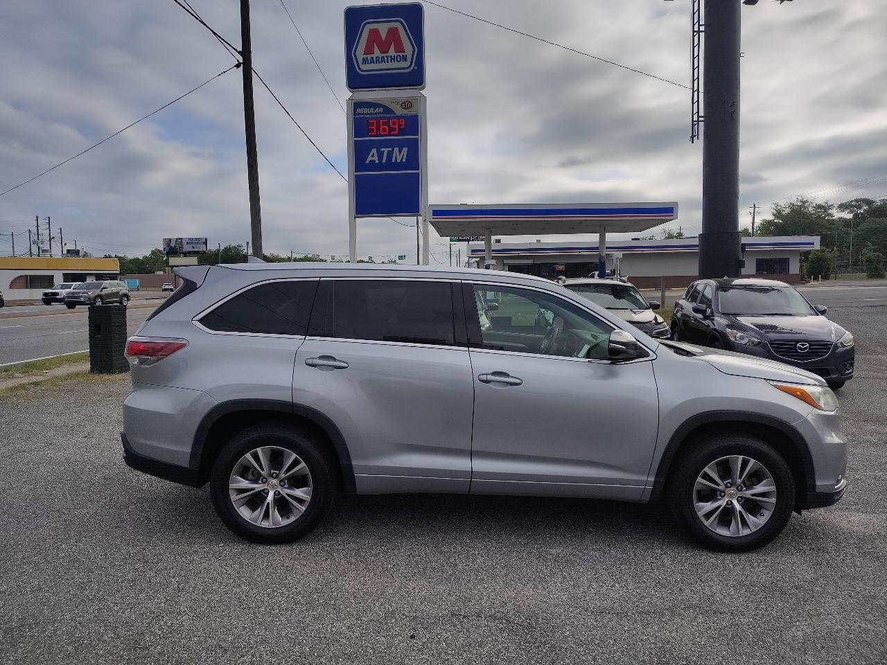 Toyota Highlander XLE FWD V6 2015