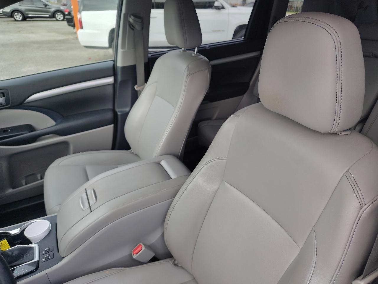 Toyota Highlander XLE FWD V6 2015