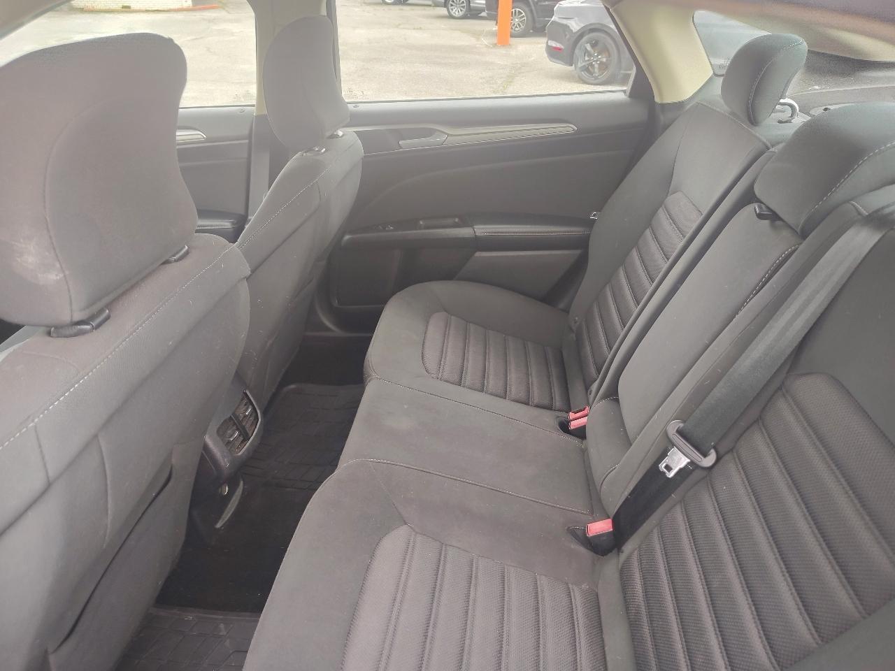 Ford Fusion SE 2017