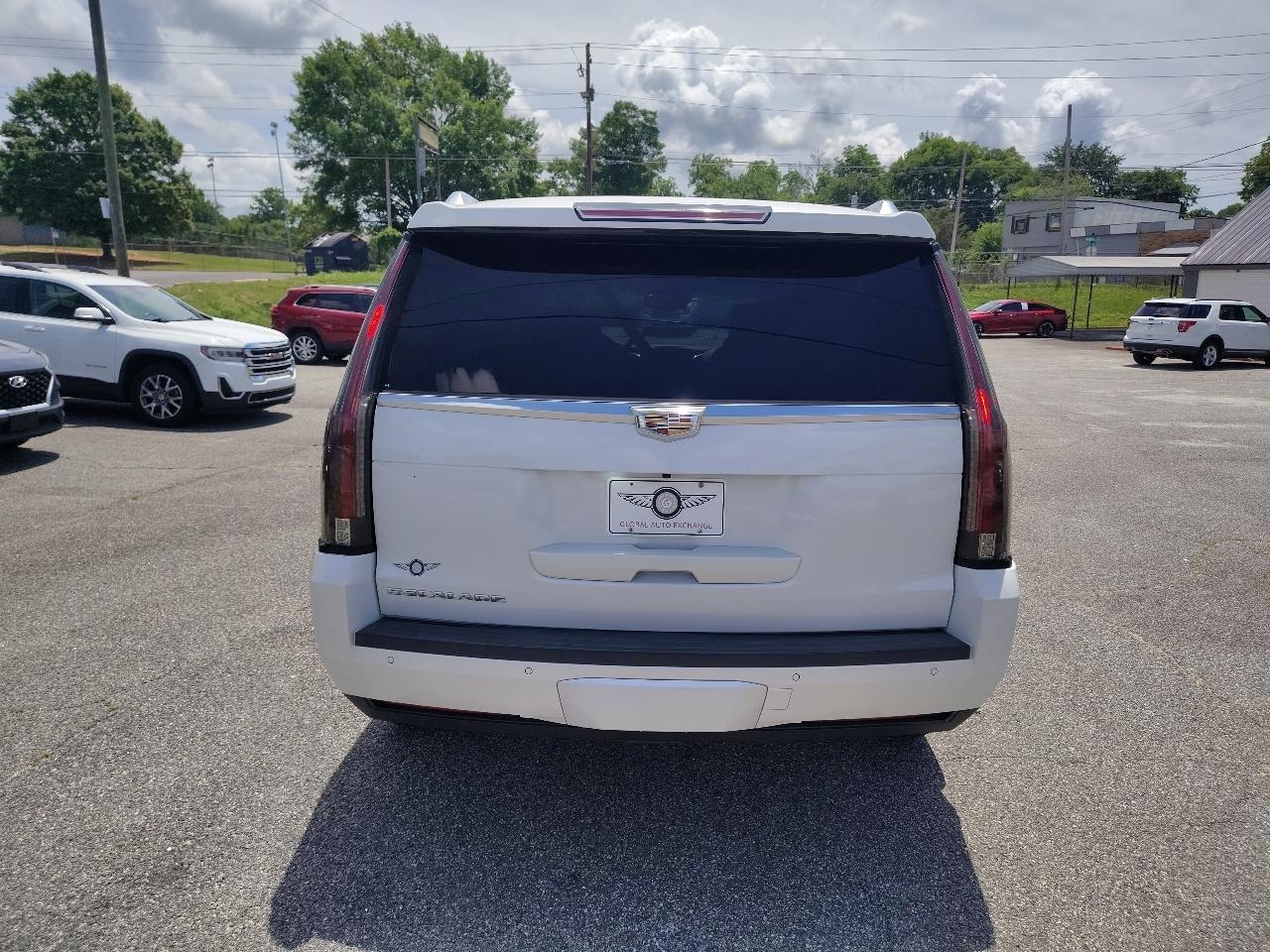 Cadillac Escalade Platinum 4WD 2016