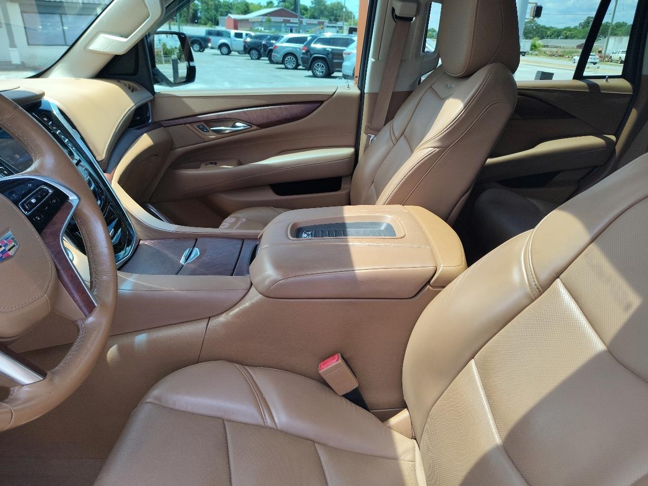 Cadillac Escalade Platinum 4WD 2016
