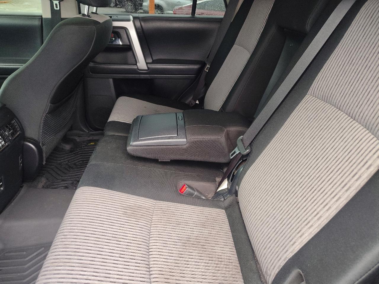 Toyota 4Runner Limited 2WD V6 2017