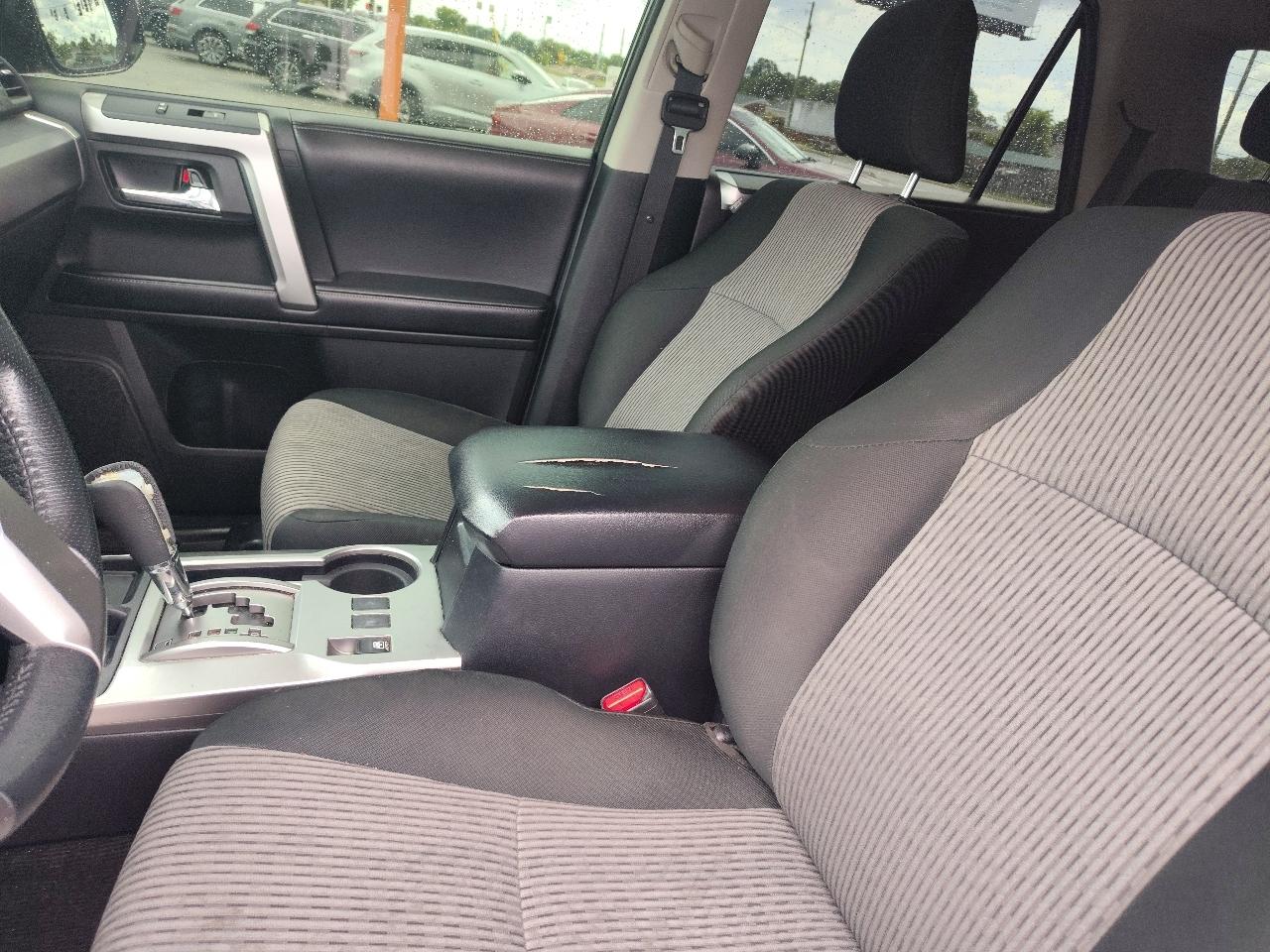 Toyota 4Runner Limited 2WD V6 2017