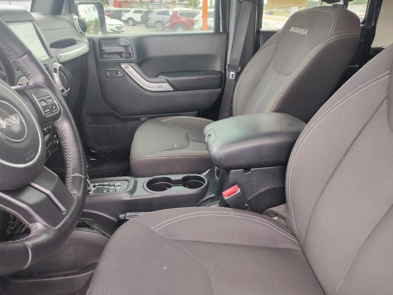 Jeep Wrangler Unlimited Sahara 4WD 2017