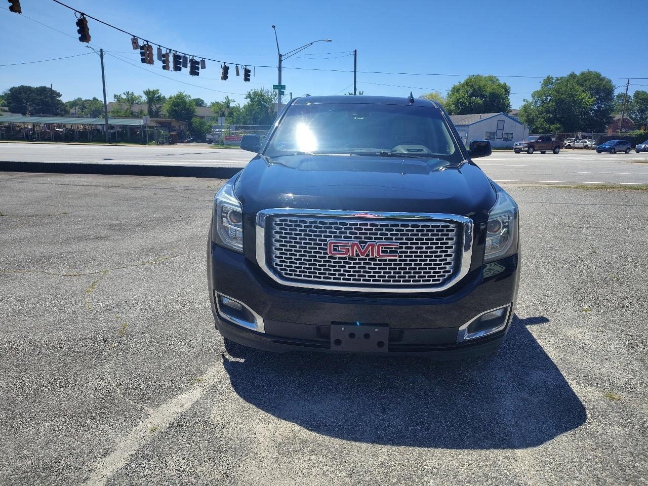 GMC Yukon Denali 4WD 2017