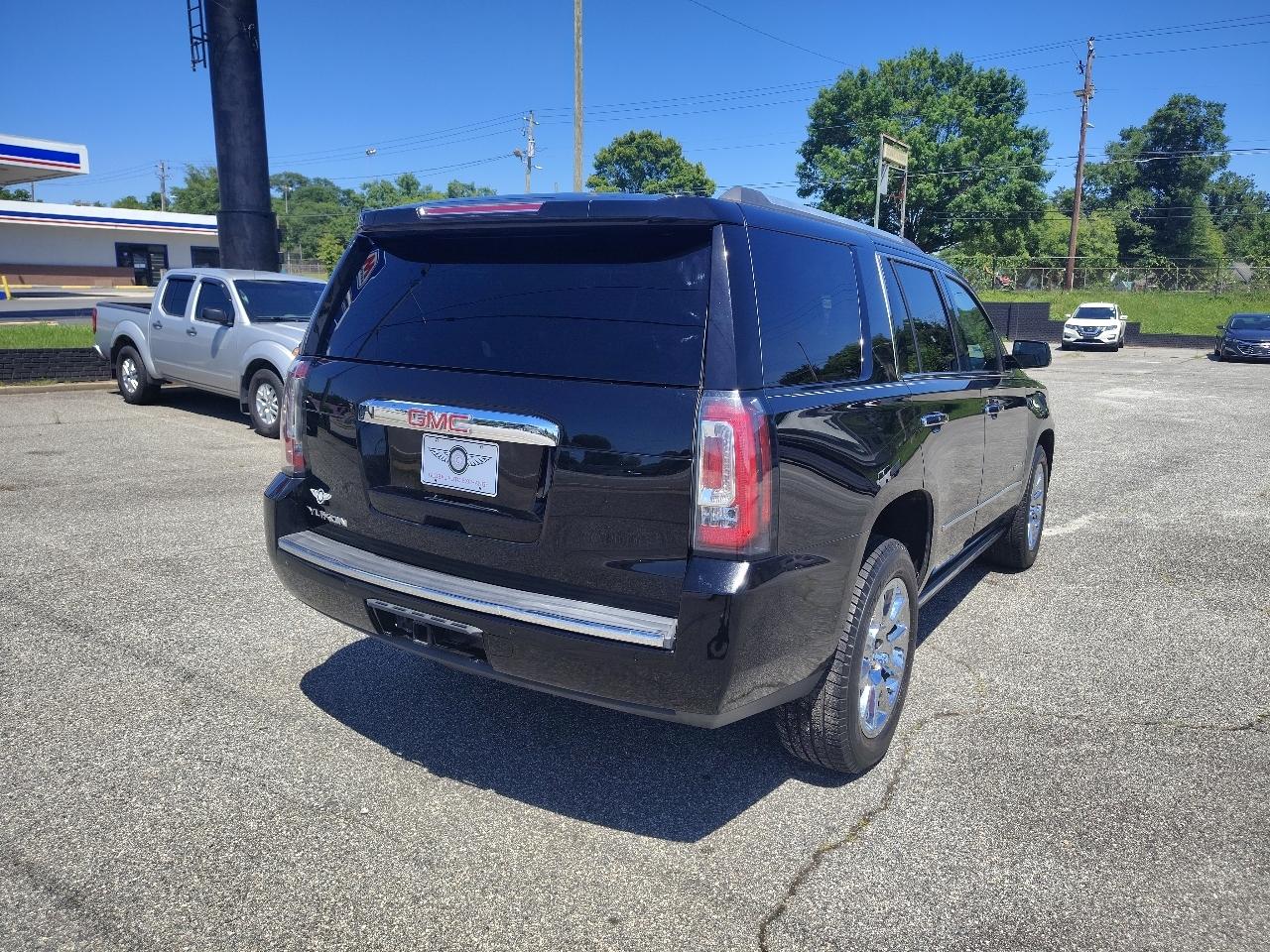GMC Yukon Denali 4WD 2017
