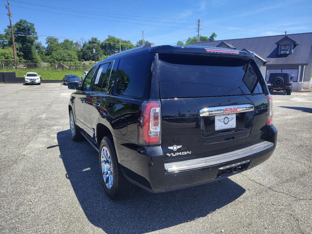 GMC Yukon Denali 4WD 2017
