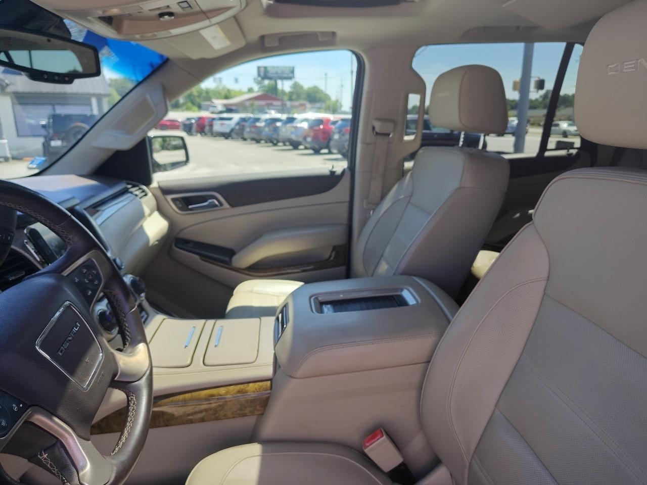 GMC Yukon Denali 4WD 2017