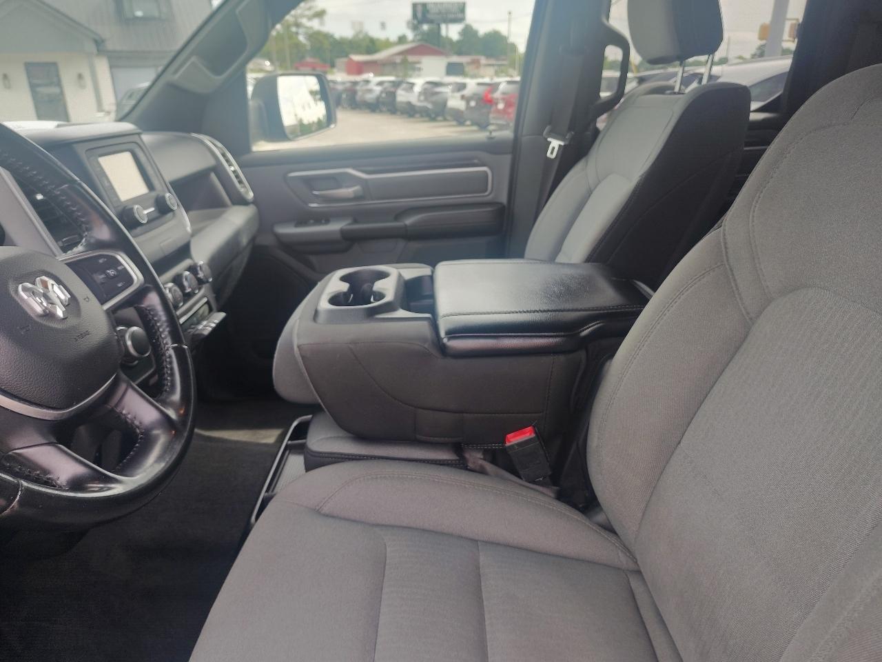 RAM 1500 Big Horn Quad Cab 4WD 2021
