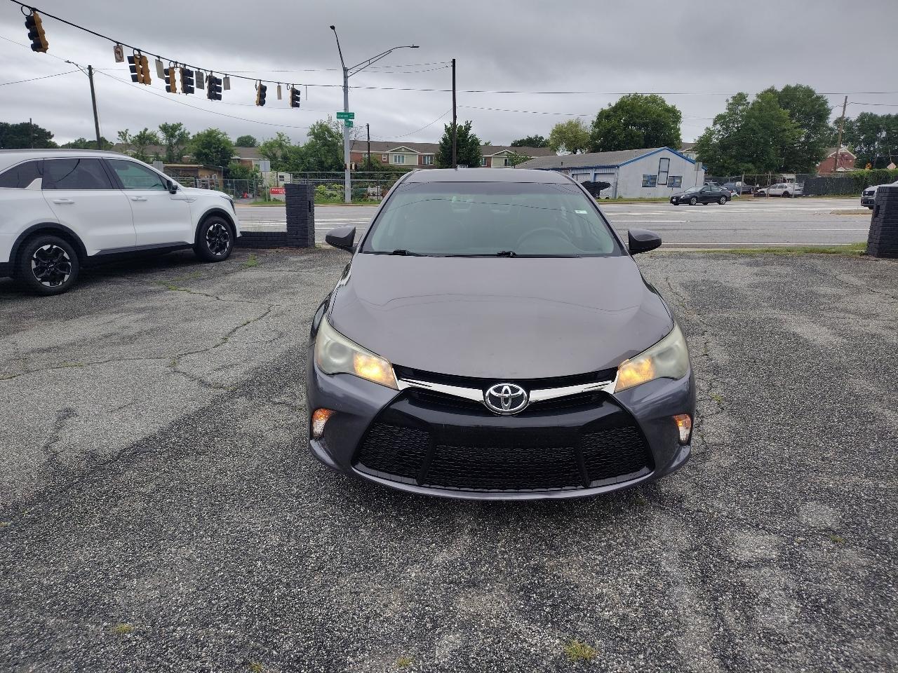 Toyota Camry SE 2017
