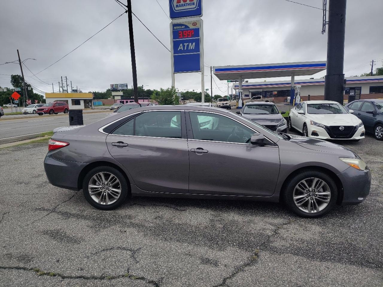 Toyota Camry SE 2017
