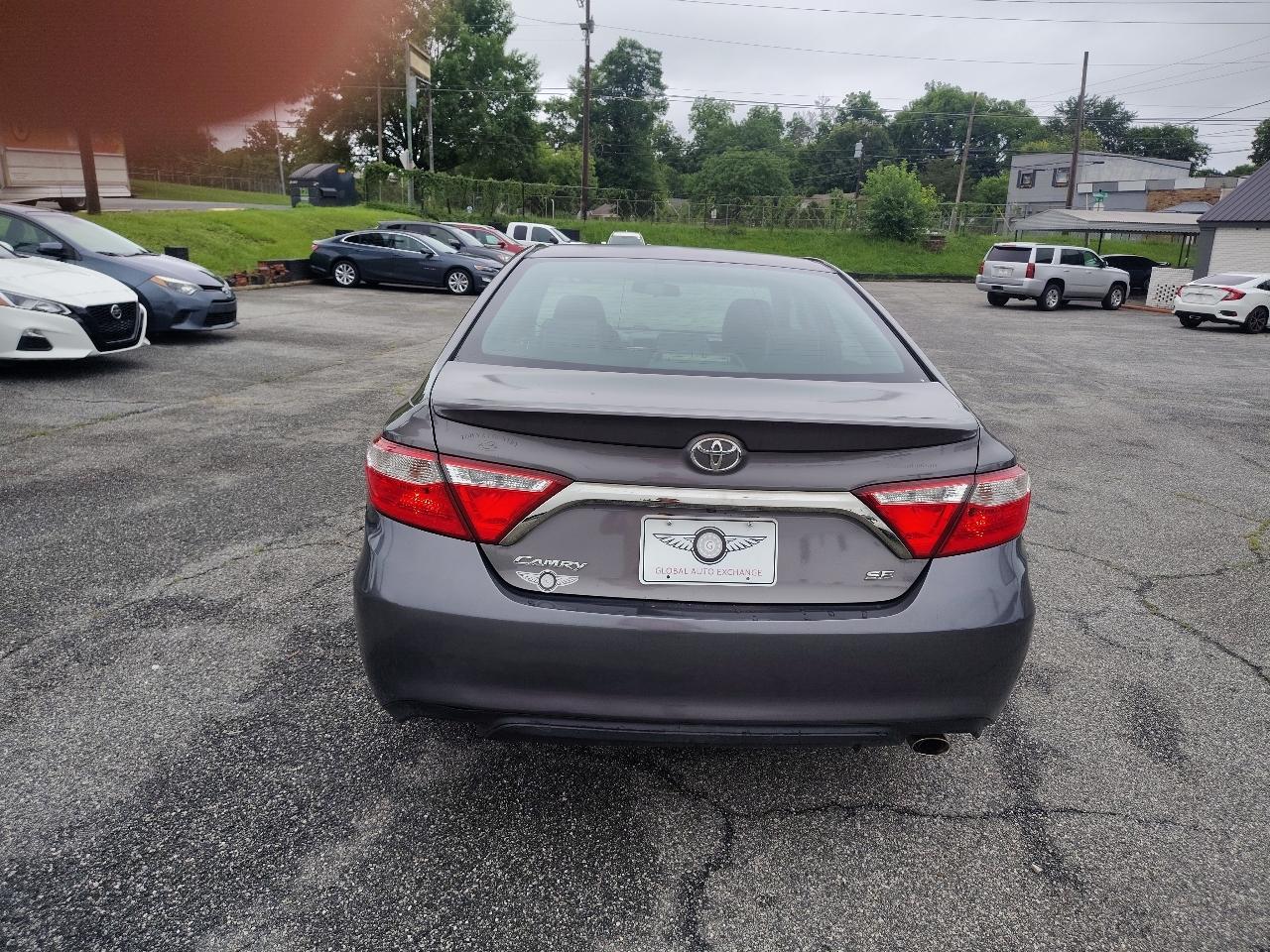 Toyota Camry SE 2017