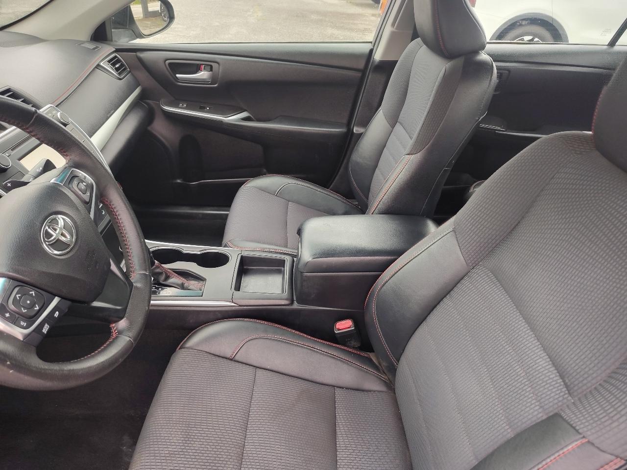 Toyota Camry SE 2017