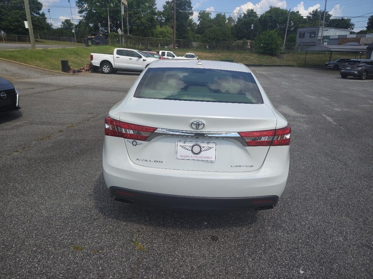 Toyota Avalon XLE 2013