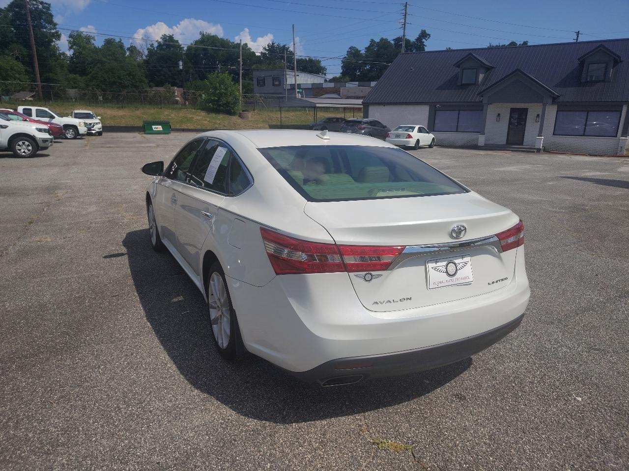 Toyota Avalon XLE 2013