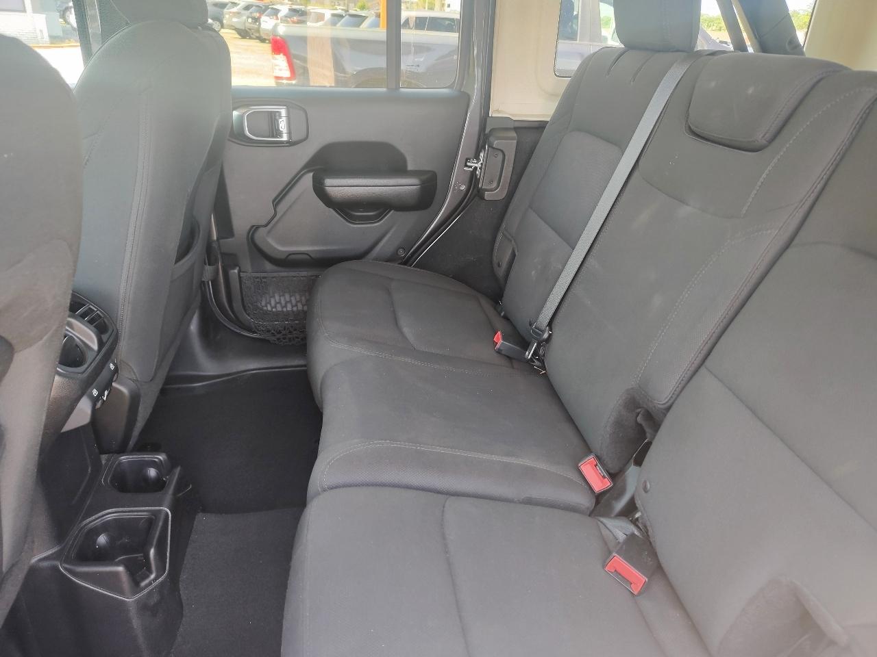 Jeep Wrangler Unlimited Sport 2018
