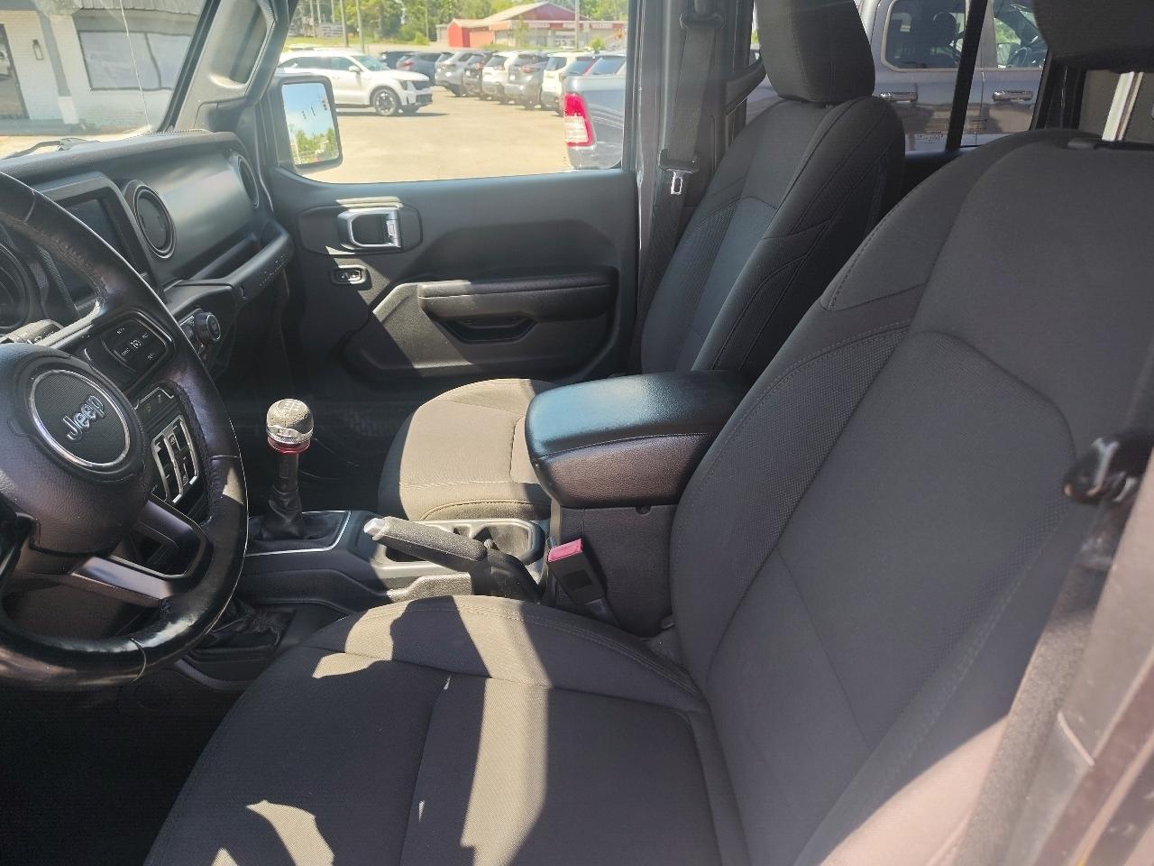 Jeep Wrangler Unlimited Sport 2018