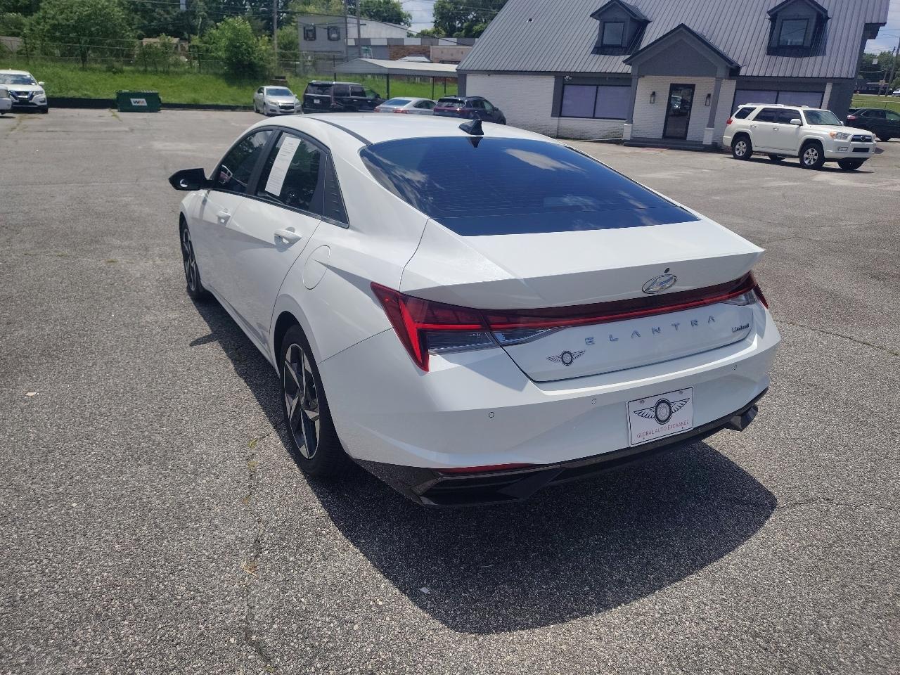 Hyundai Elantra Limited 2022