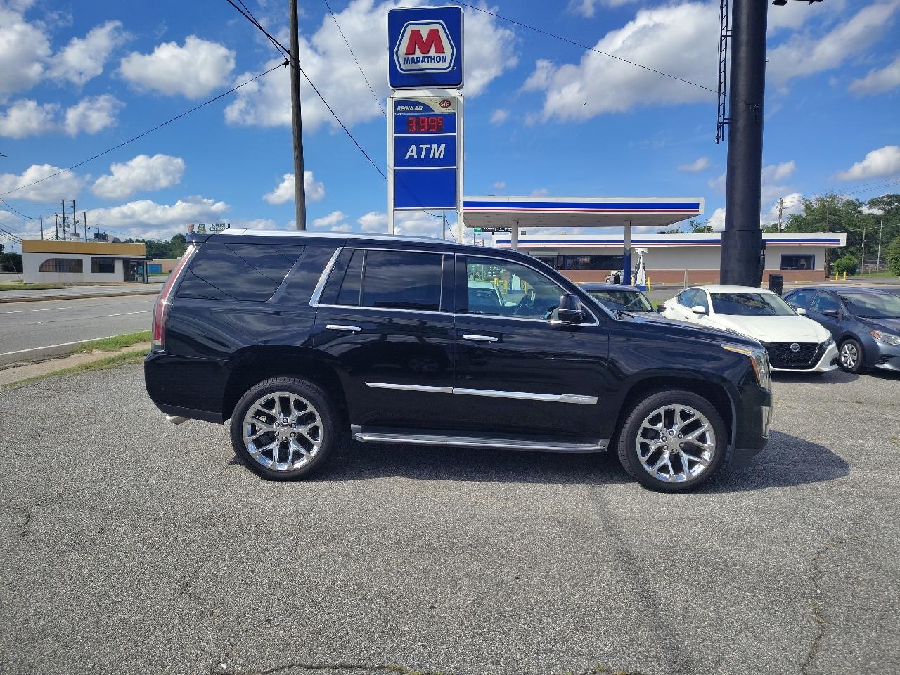 Cadillac Escalade Luxury 2WD 2017