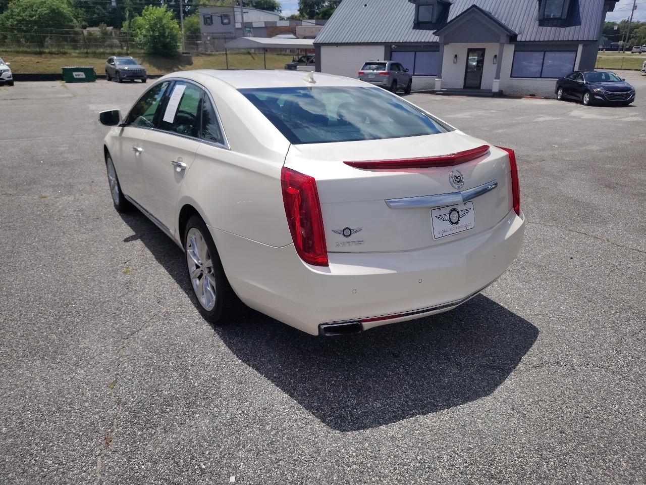 Cadillac XTS Luxury FWD 2014