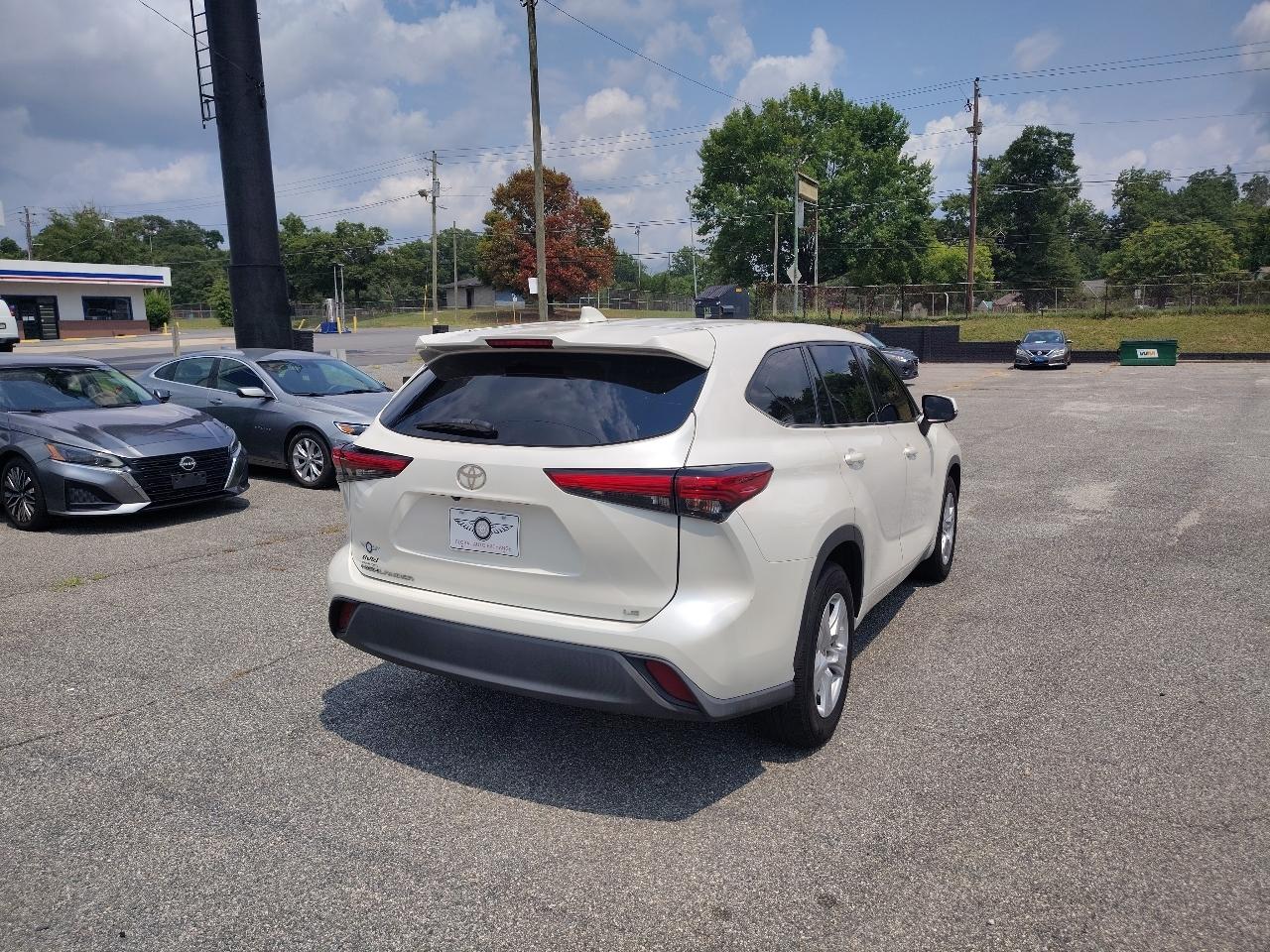 Toyota Highlander LE FWD V6 2021