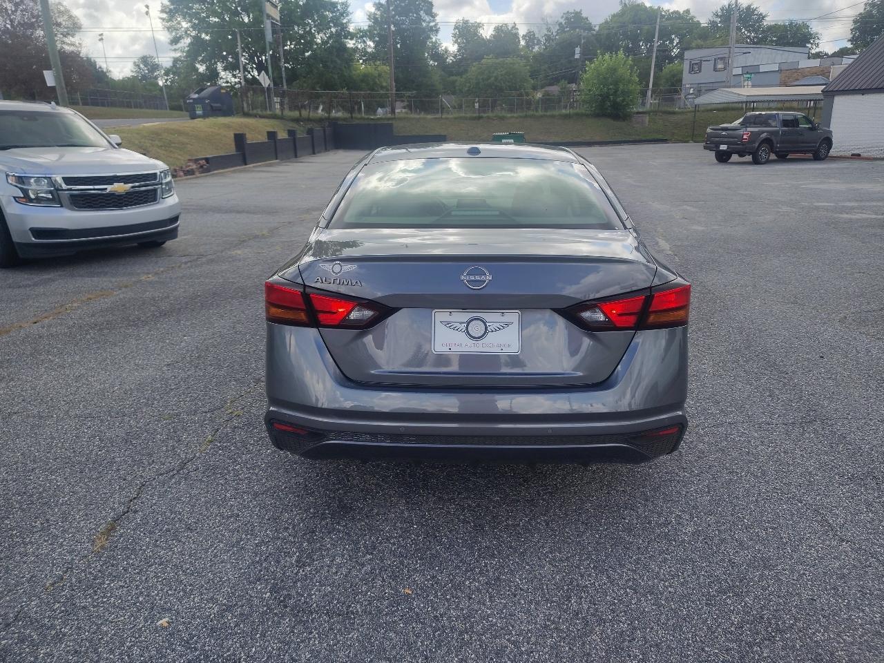 Nissan Altima 2.5 SV 2025