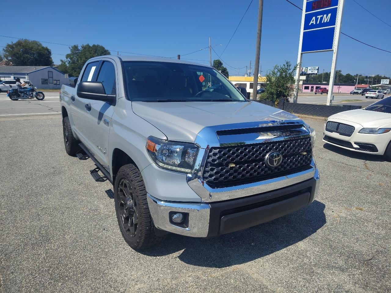 Toyota Tundra SR5 5.7L V8 CrewMax 2WD 2021