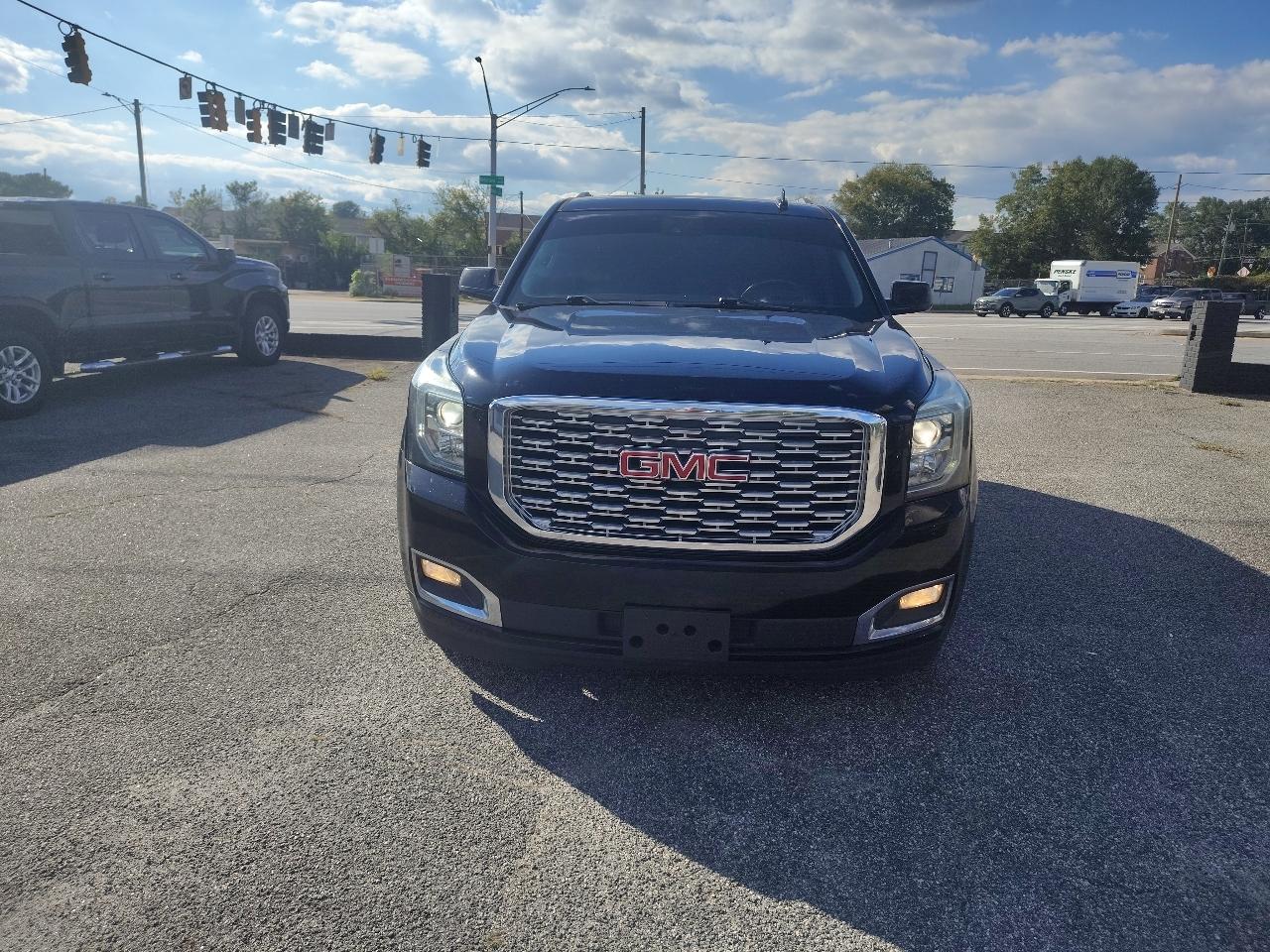 GMC Yukon Denali 4WD 2018