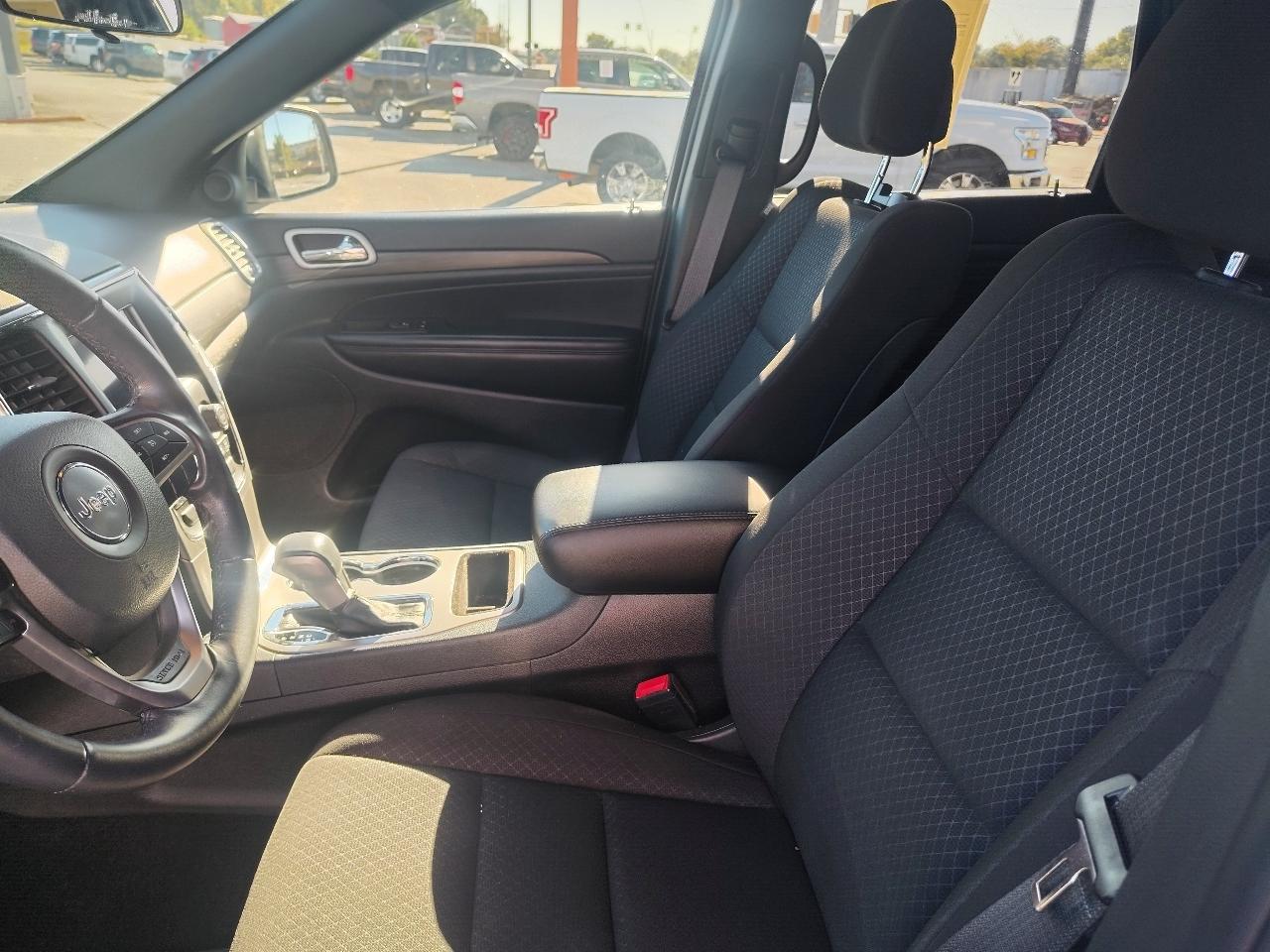 Jeep Grand Cherokee Laredo E 2WD 2021