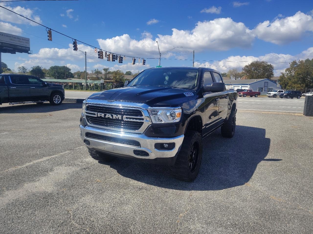 RAM 1500 Big Horn Crew Cab SWB 4WD 2020