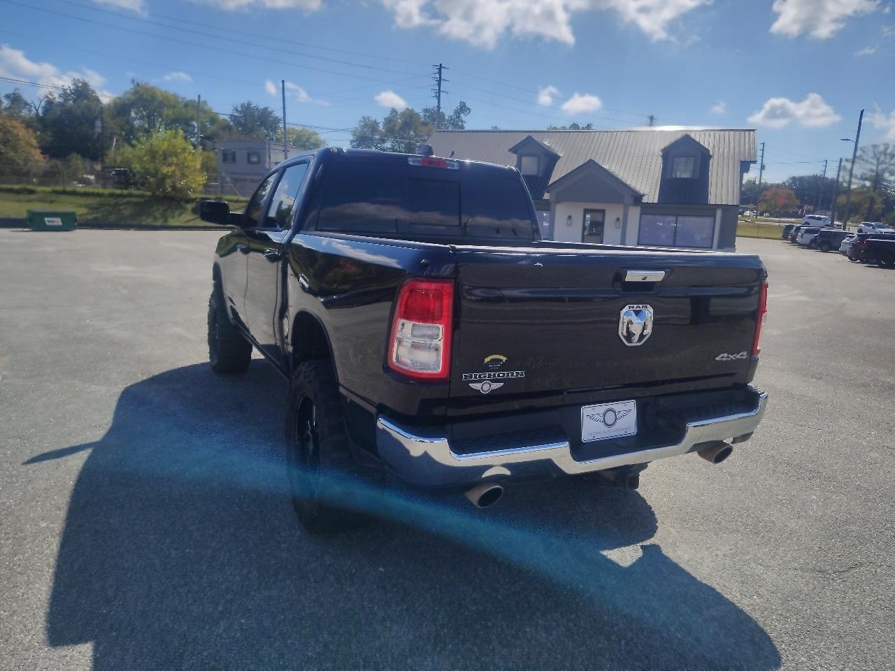 RAM 1500 Big Horn Crew Cab SWB 4WD 2020