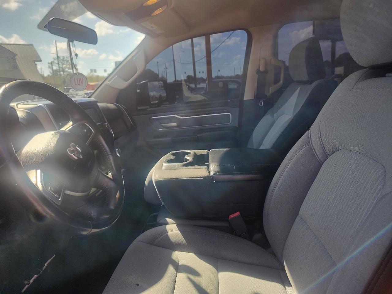 RAM 1500 Big Horn Crew Cab SWB 4WD 2020