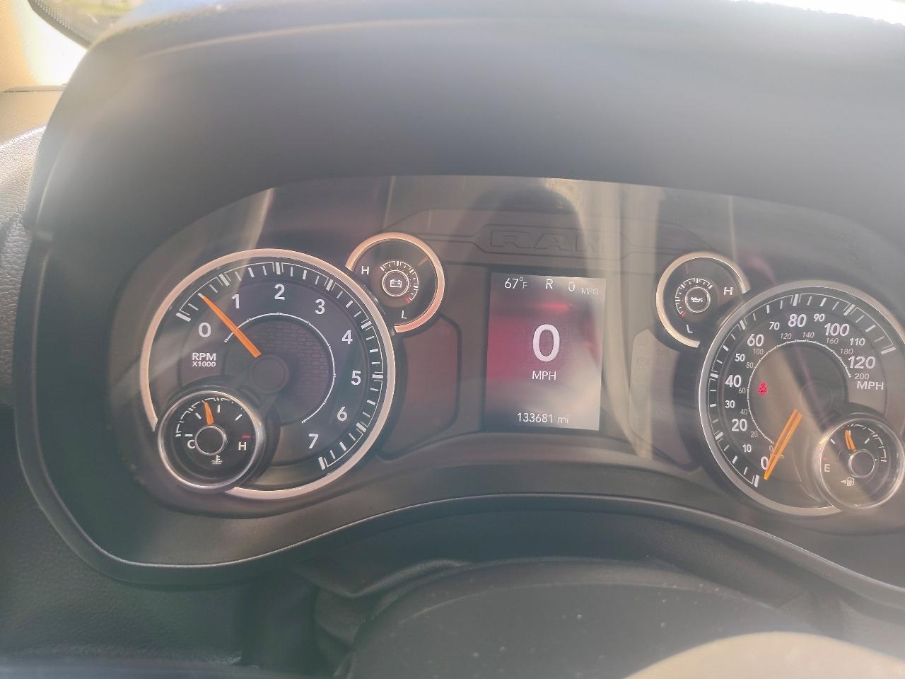 RAM 1500 Big Horn Crew Cab SWB 4WD 2020