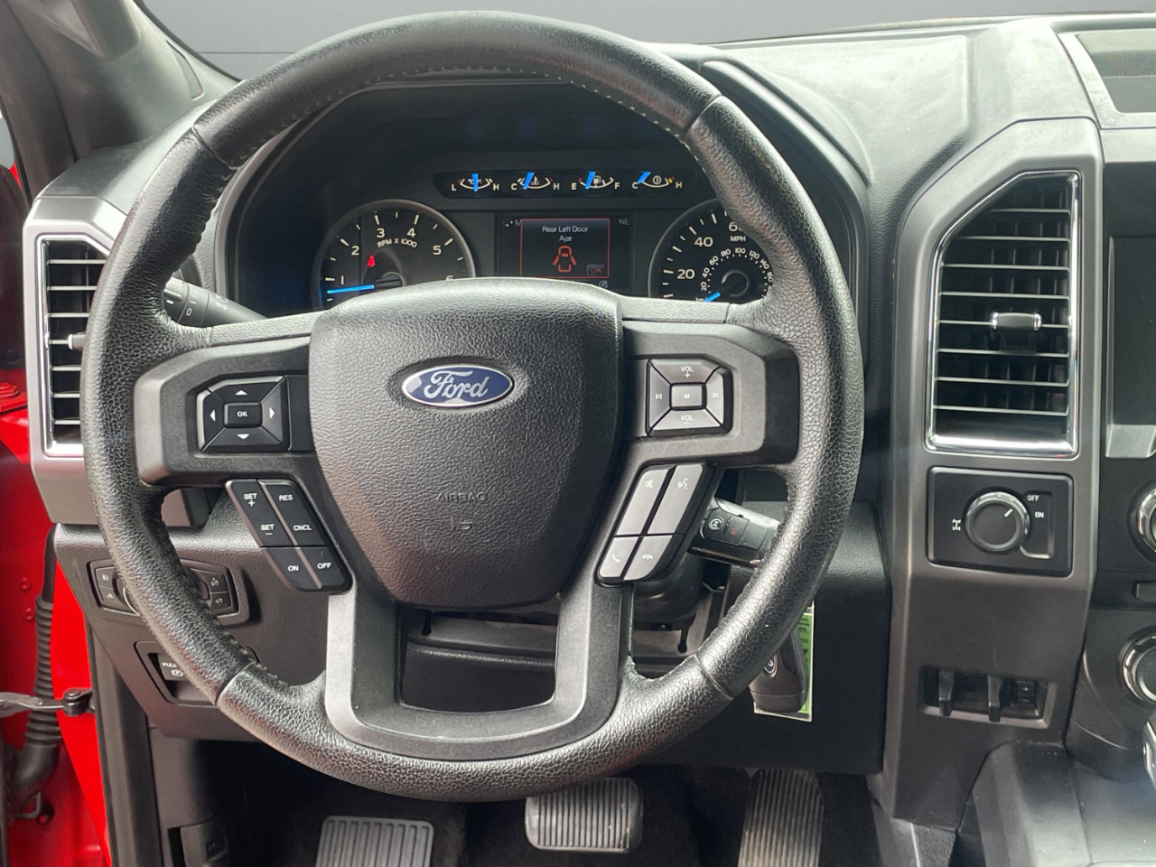 Ford F-150 XL SuperCrew 5.5-ft. Bed 2WD 2015