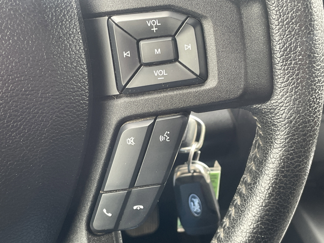 Ford F-150 XL SuperCrew 5.5-ft. Bed 2WD 2015