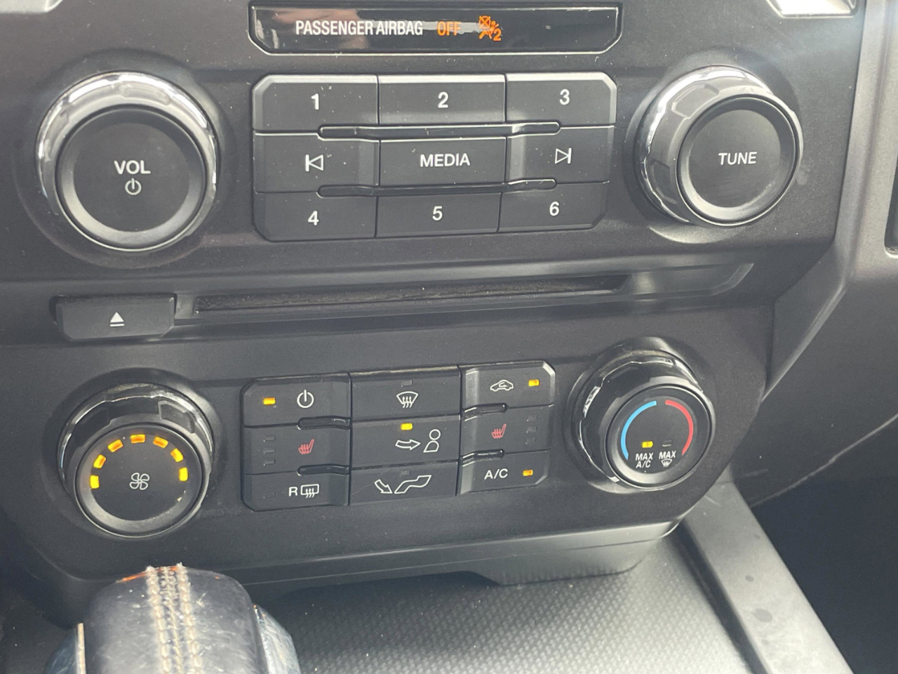 Ford F-150 XL SuperCrew 5.5-ft. Bed 2WD 2015