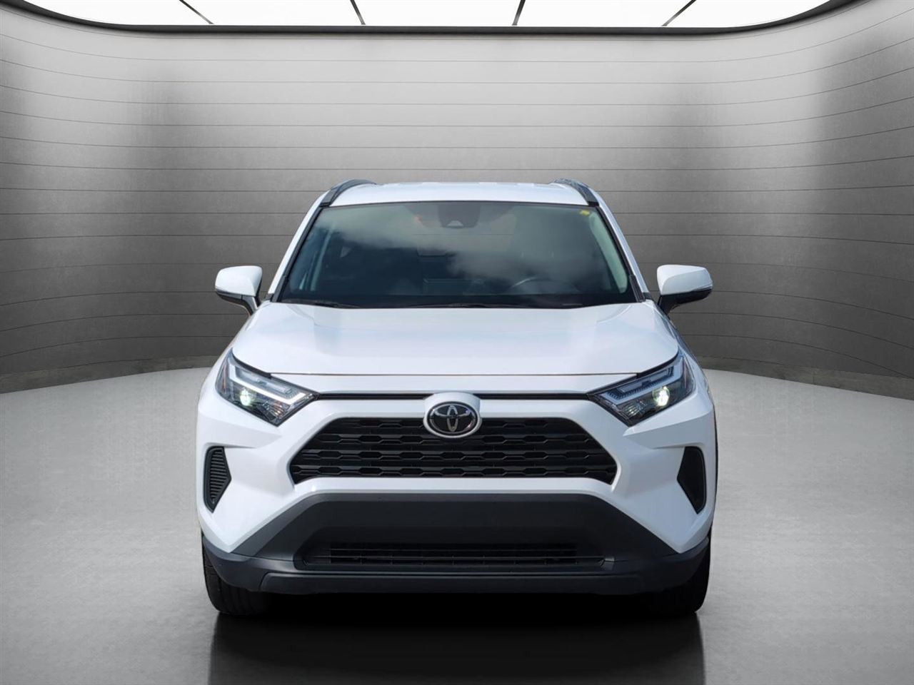 Toyota RAV4 XLE 2024