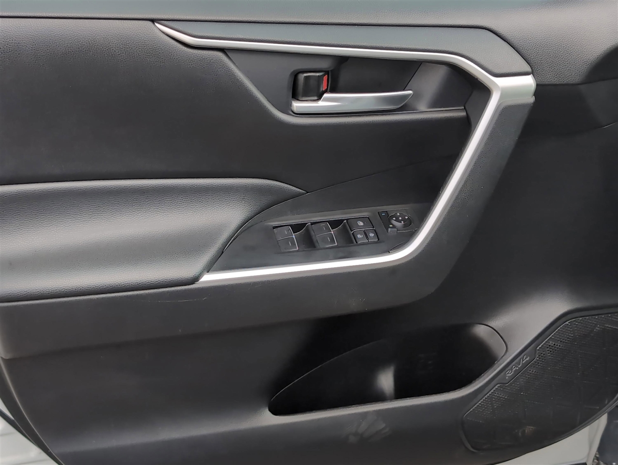 Toyota RAV4 XLE 2024