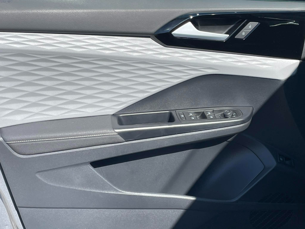 Volkswagen Taos S 2024