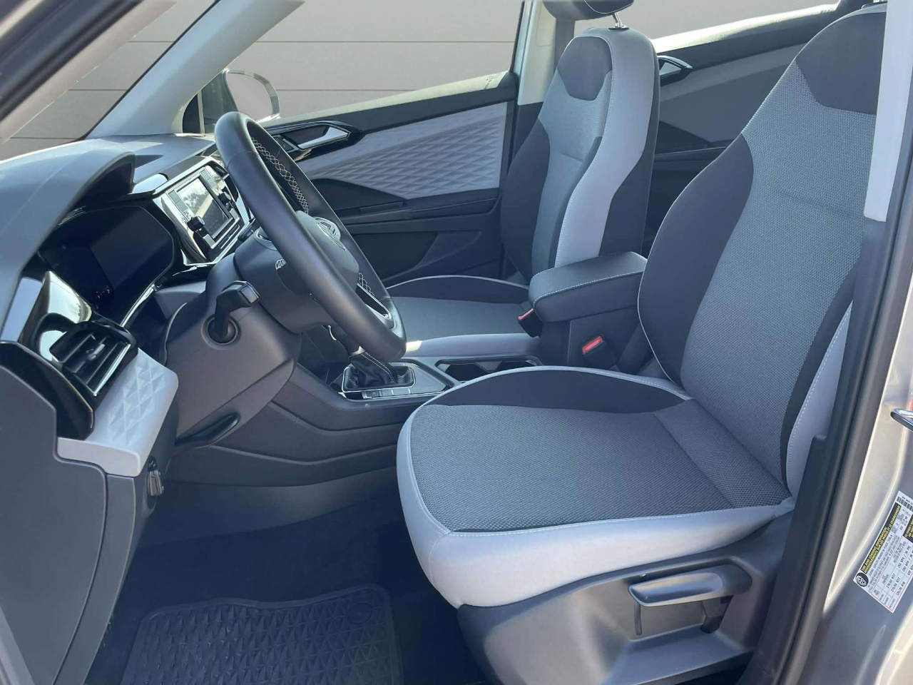 Volkswagen Taos S 2024