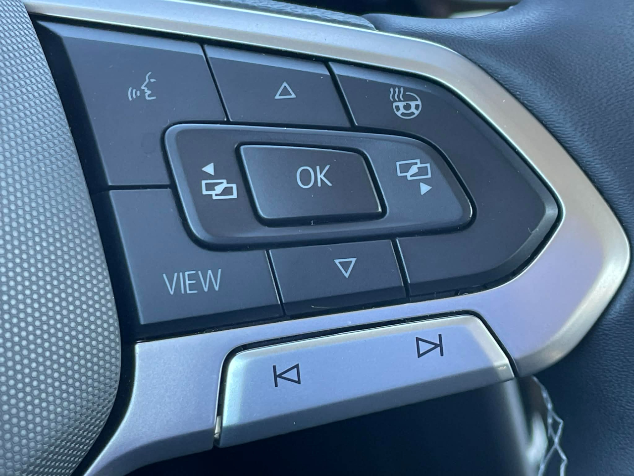 Volkswagen Taos S 2024