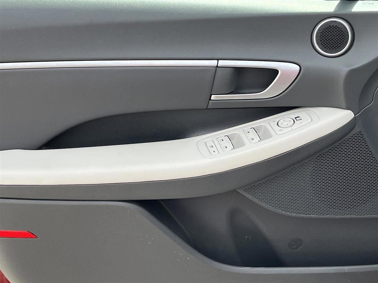 Hyundai Sonata SEL 2025