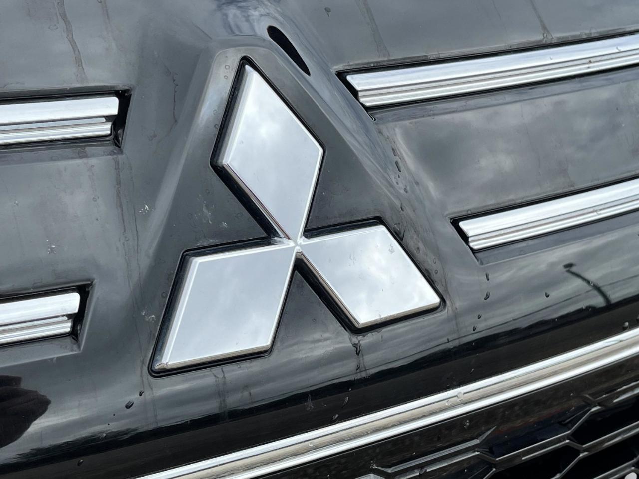 Mitsubishi Outlander SE 2WD 2025
