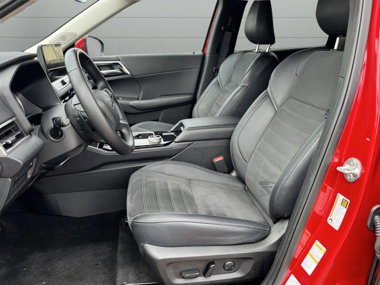 Mitsubishi Outlander SE 2WD 2025