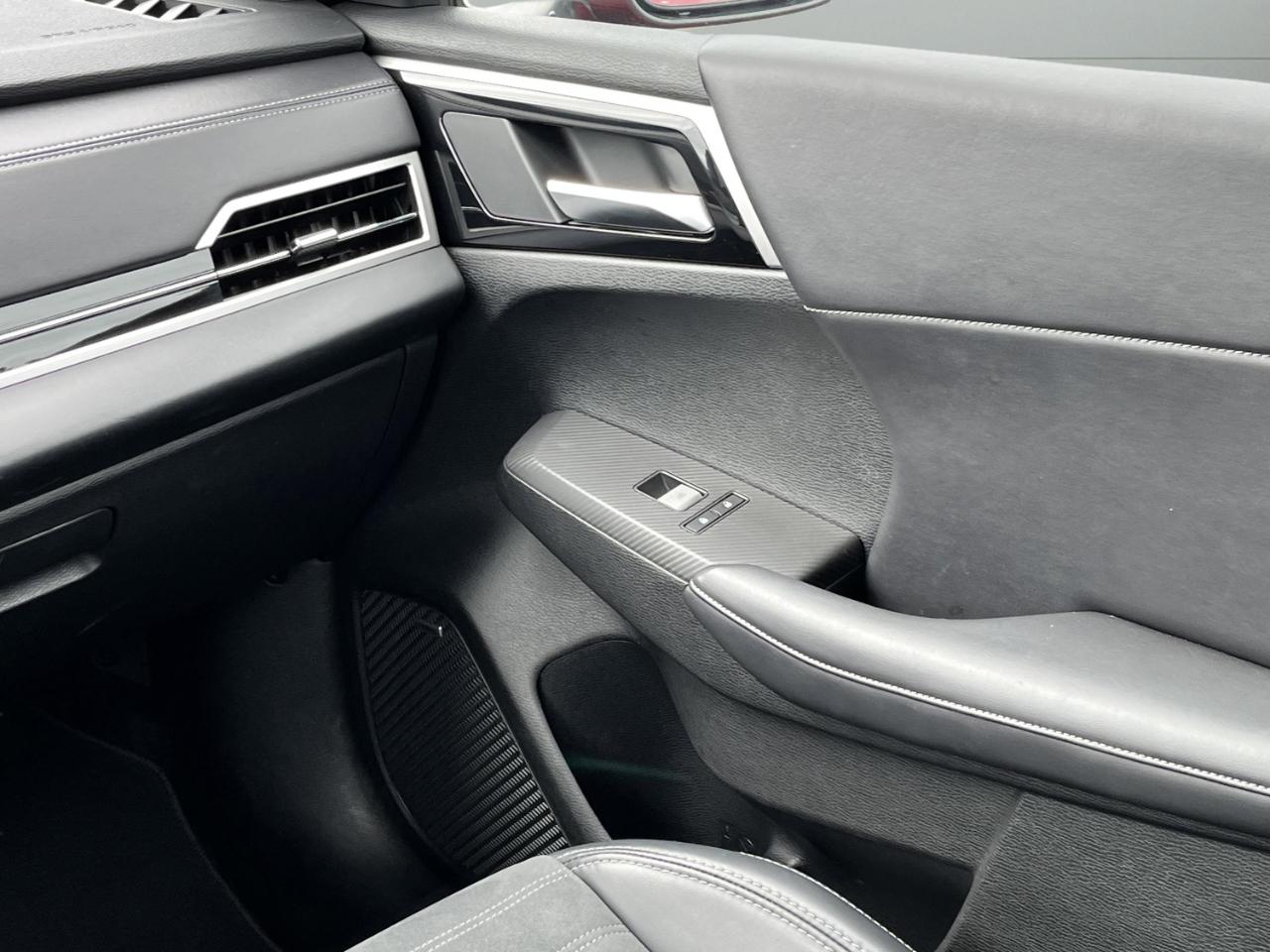 Mitsubishi Outlander SE 2WD 2025